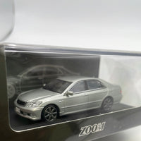 Zoom 1/64 Toyota Crown Athlete Silver