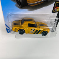 Hot Wheels 1/64 Datsun Fairlady 2000 Yellow - Damaged Card