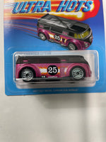 Hot Wheels 1/64 Ultra Hots Volkswagen T1-GTR Pink