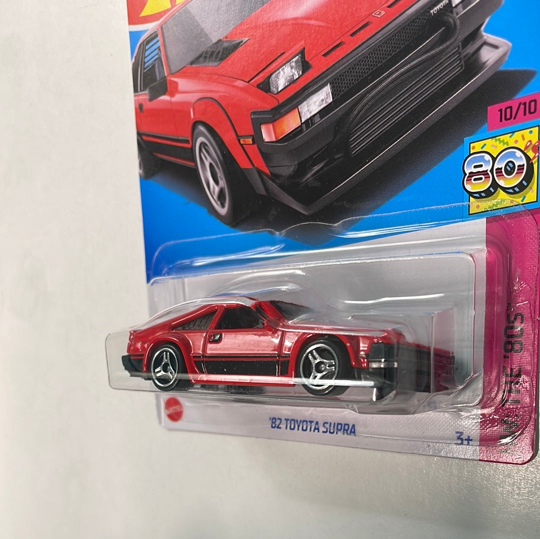 Hot Wheels 1/64 ‘82 Toyota Supra Red - Damaged Card