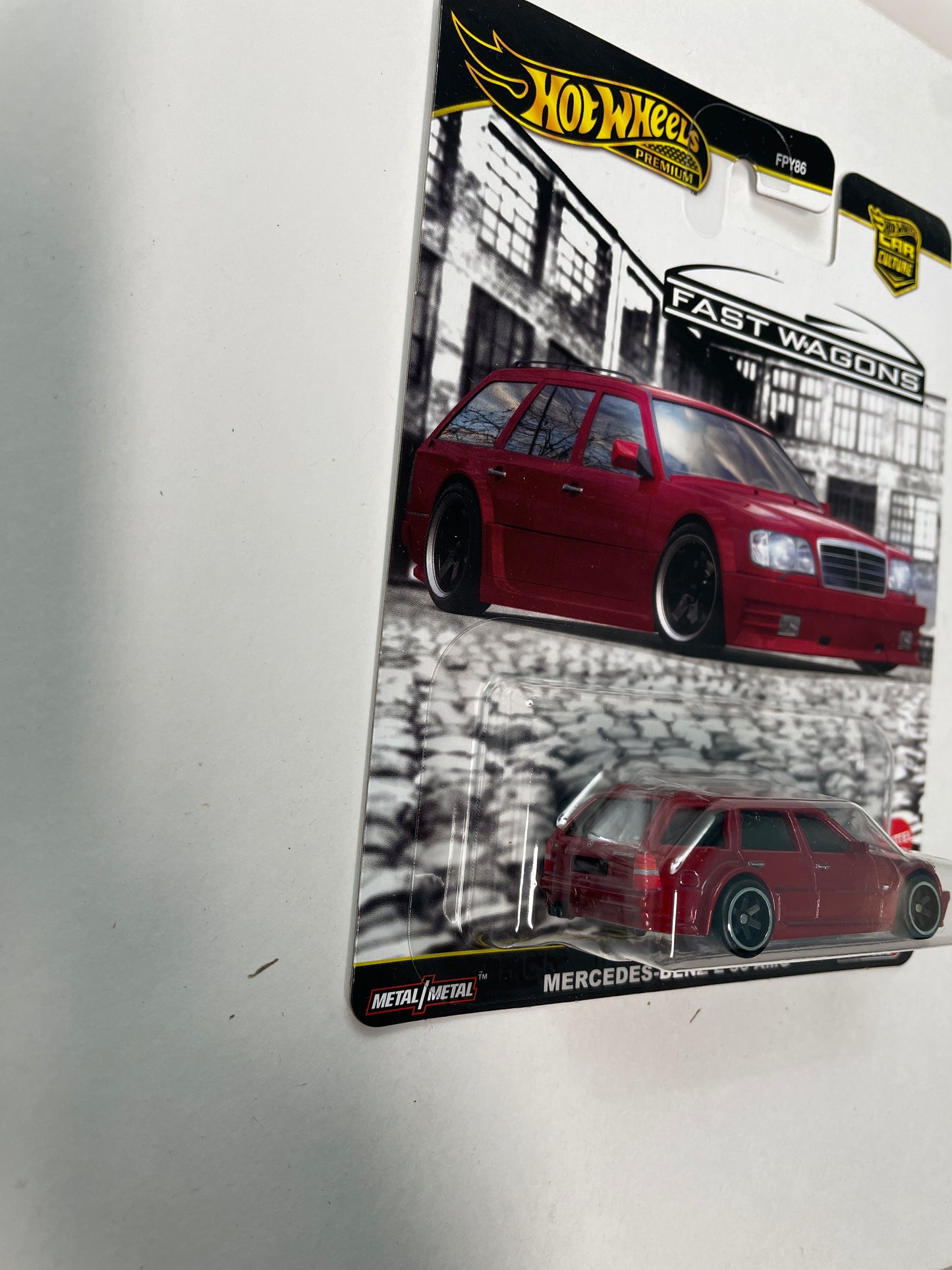 Hot Wheels 1/64 Car Culture Fast Wagons Mercedes-Benz E 36 AMG Red