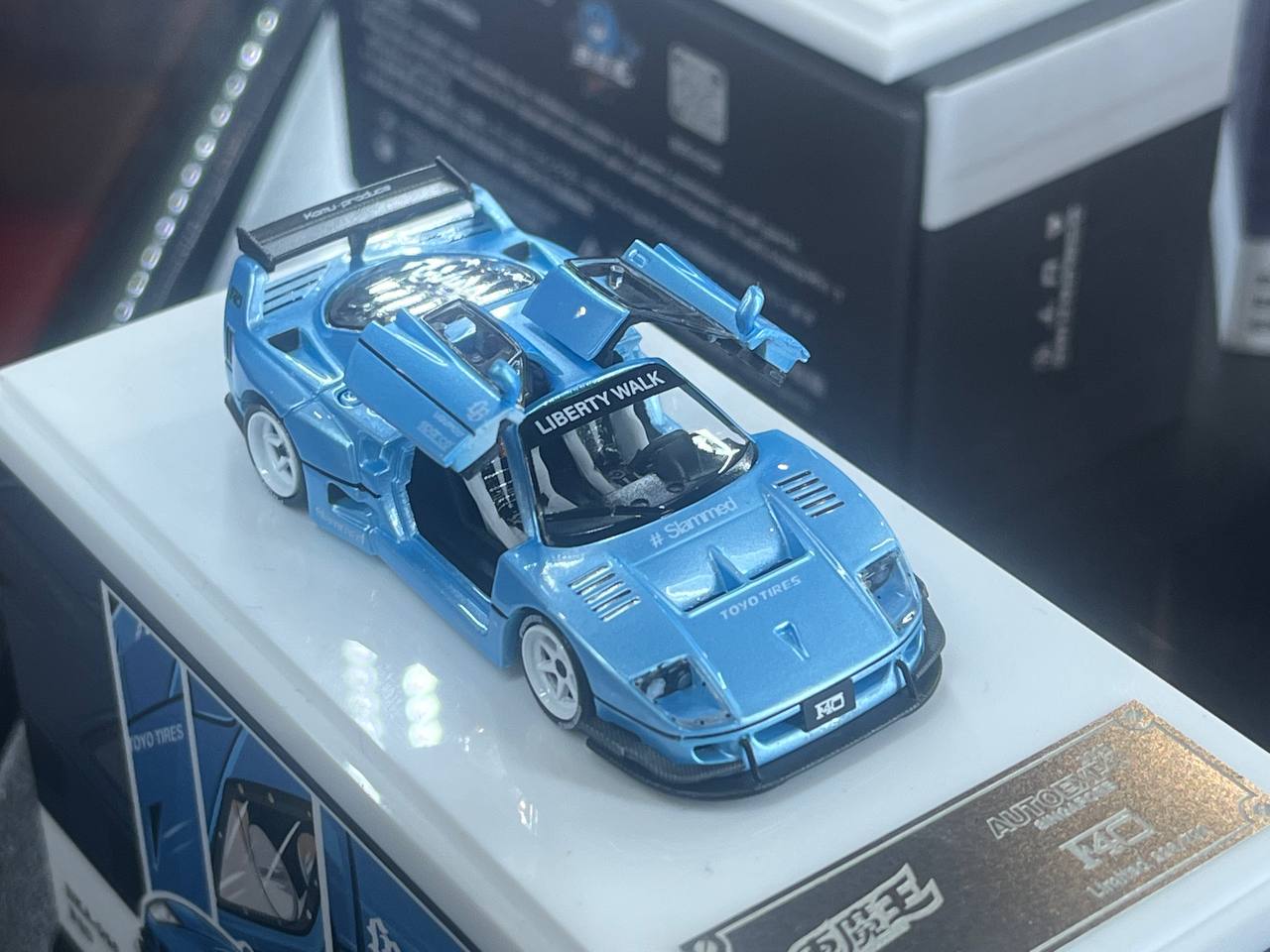 Demon King Auto 1/64 2025 Auto Expo Singapore Ferrari F40 LBWK Blue - Damaged Box
