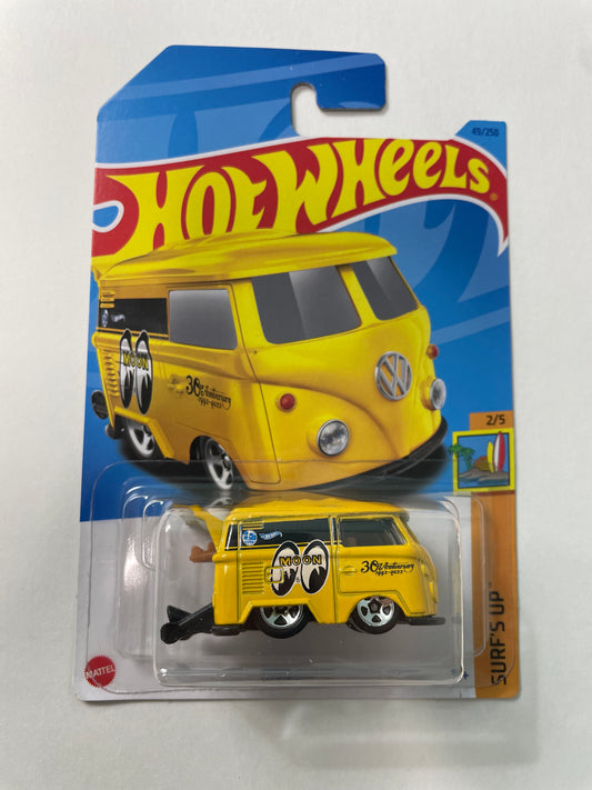 Hot Wheels 1/64 Volkswagen Kool Kombi Mooneyes Yellow - Damaged Box