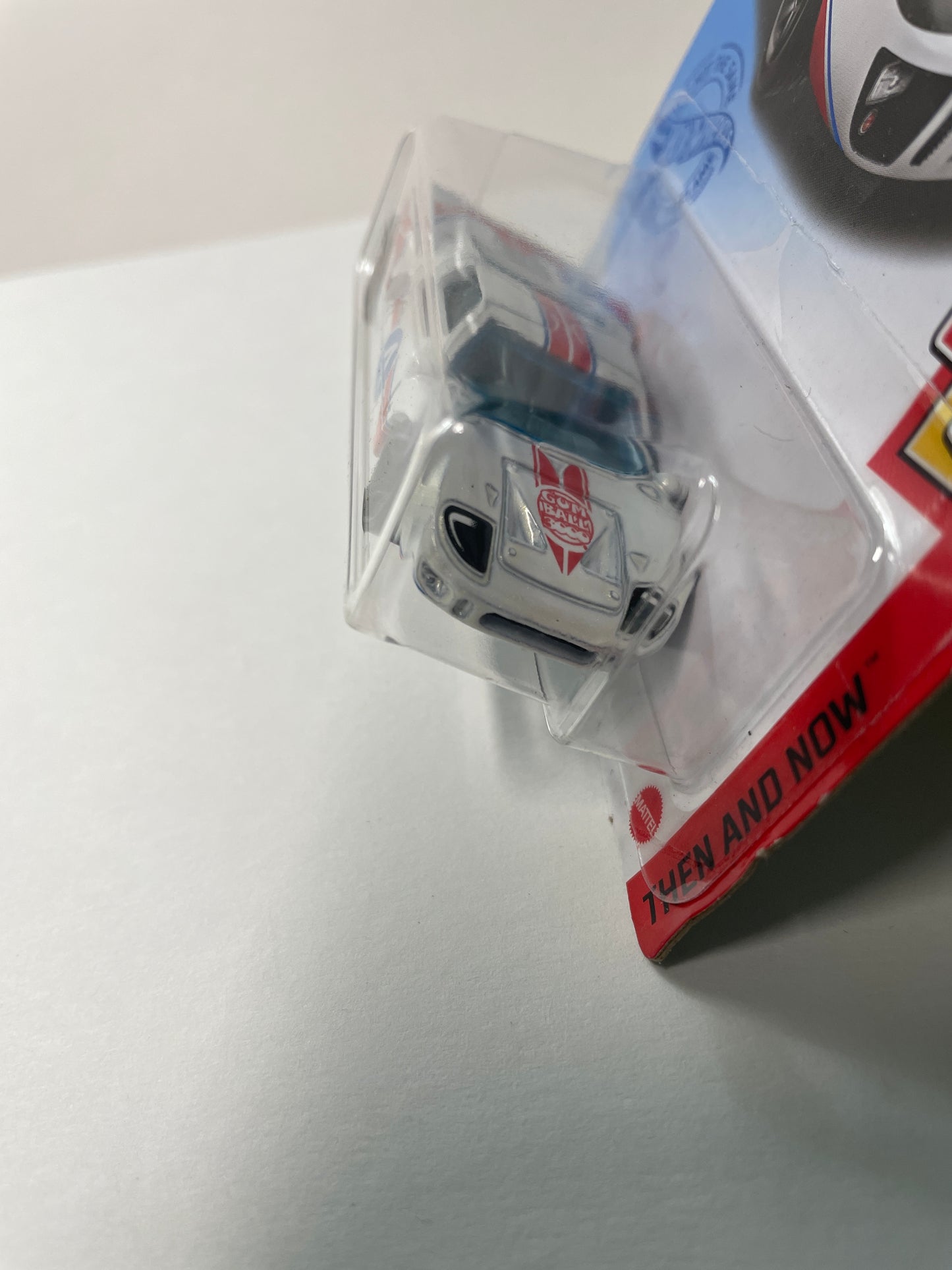 Hot Wheels 1/64 Ford GT-40 Gumball 3000 White - Damaged Box