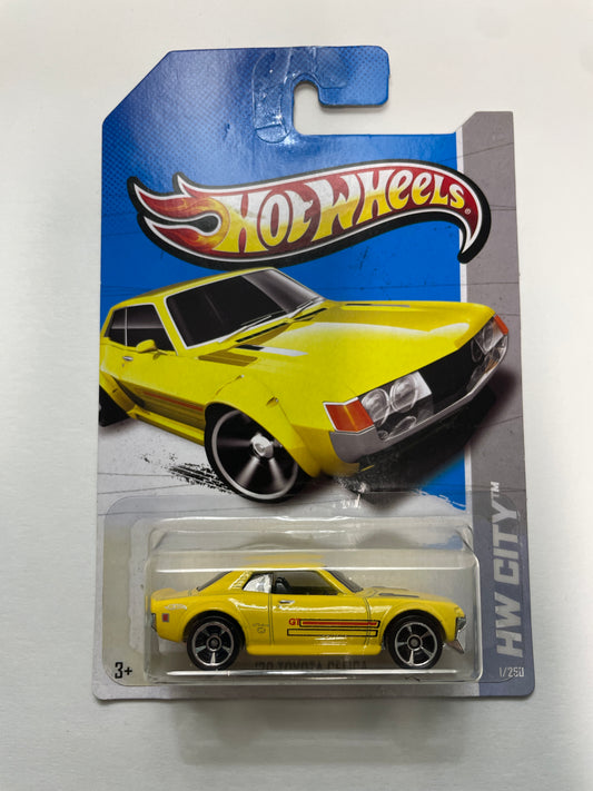 Hot Wheels 1/64 ‘70 Toyota Celica Yellow - Damaged Box