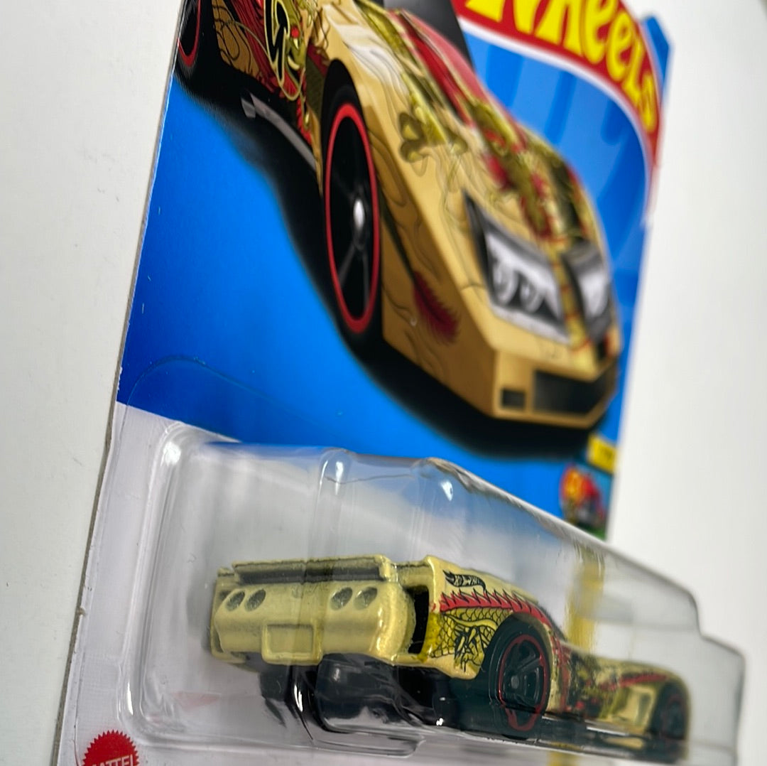 Hot Wheels 1/64 ‘76 Greenwood Chevrolet Corvette Yellow - Damaged Box