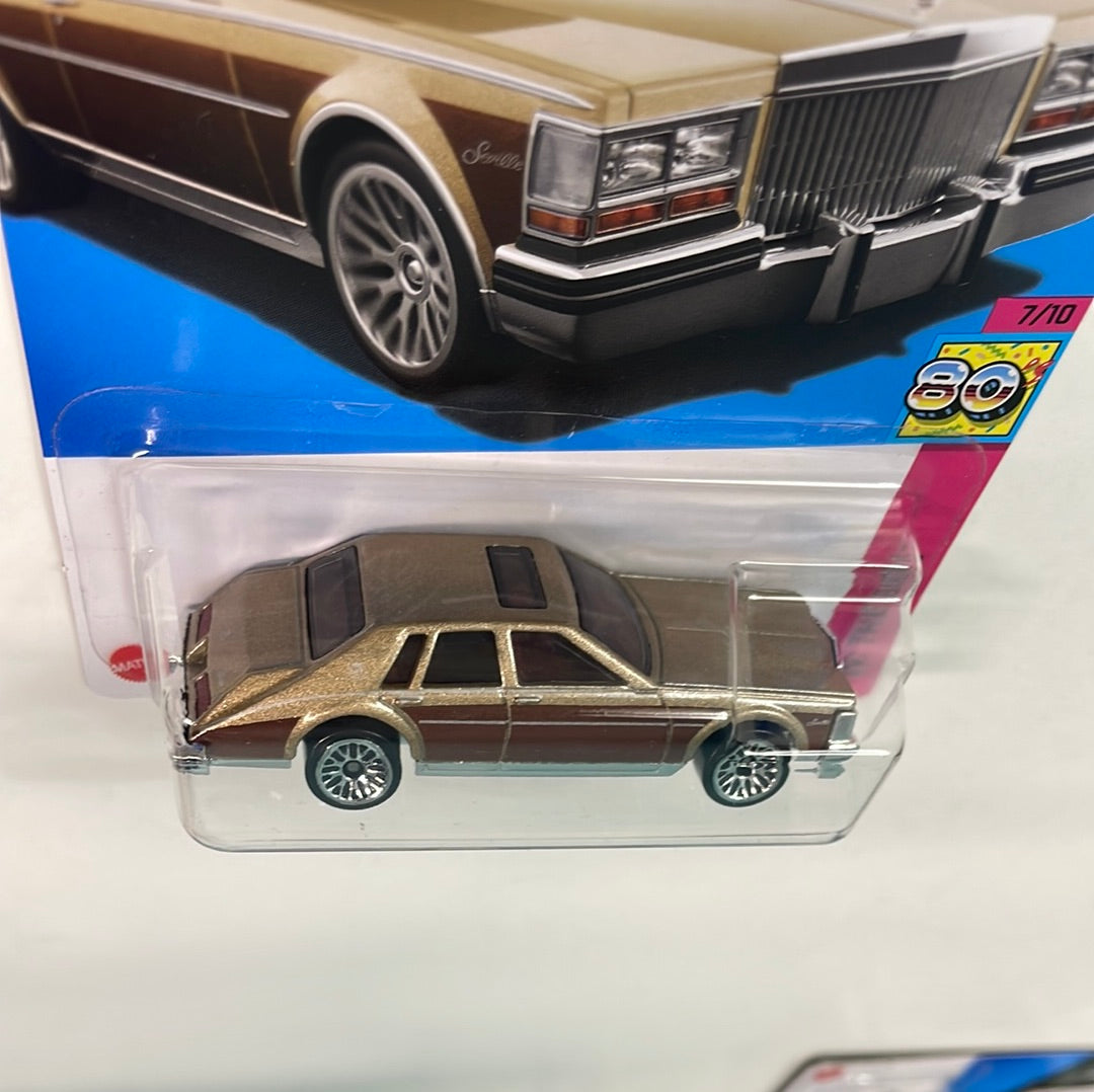 Hot Wheels 1/64 ‘82 Cadillac Seville Brown