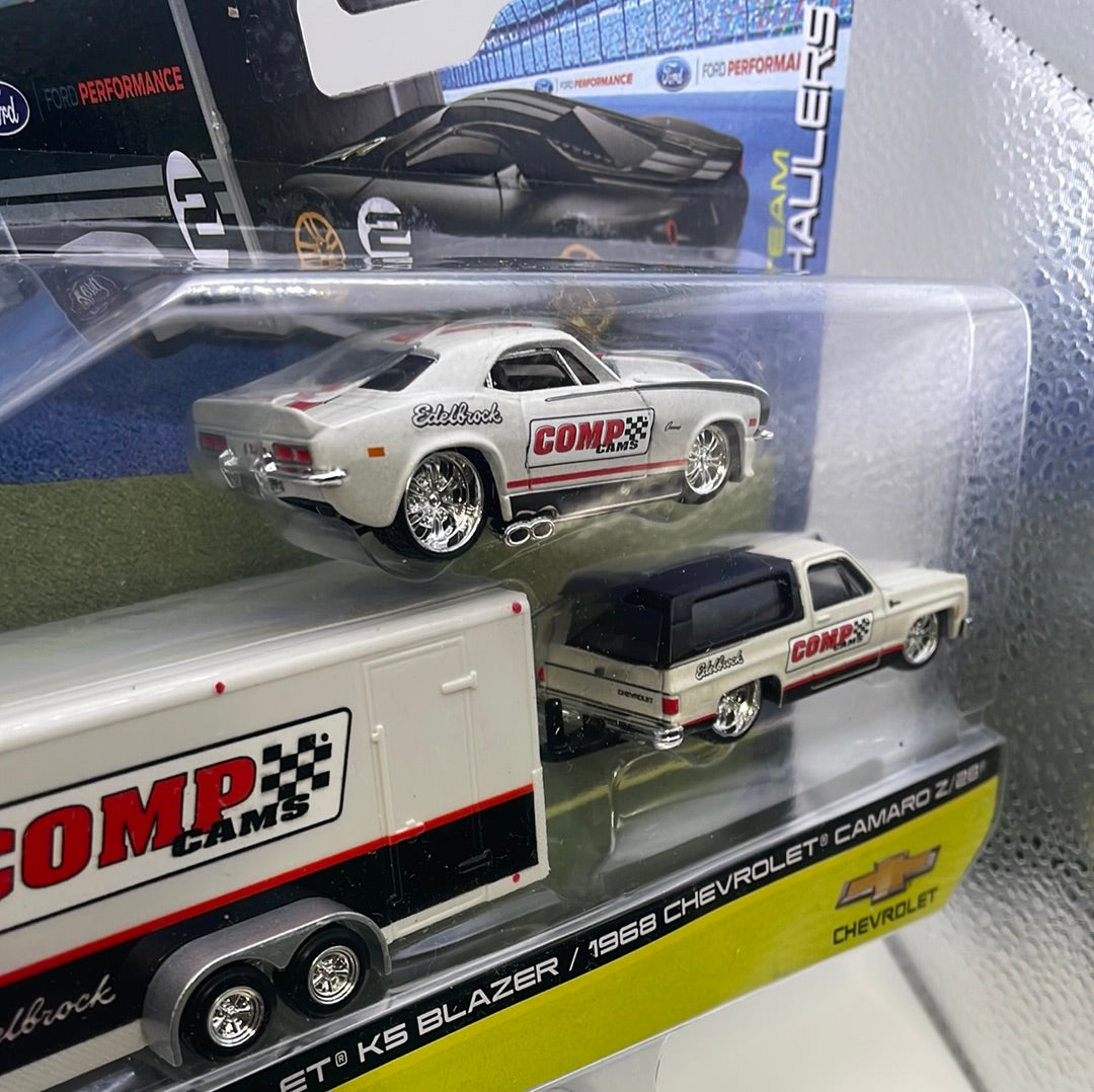 Maisto Design 1/64 Team Haulers 1979 Chevrolet K5 Blazer/ 1968 Chevrolet Camaro Z/28 White - Damaged Card