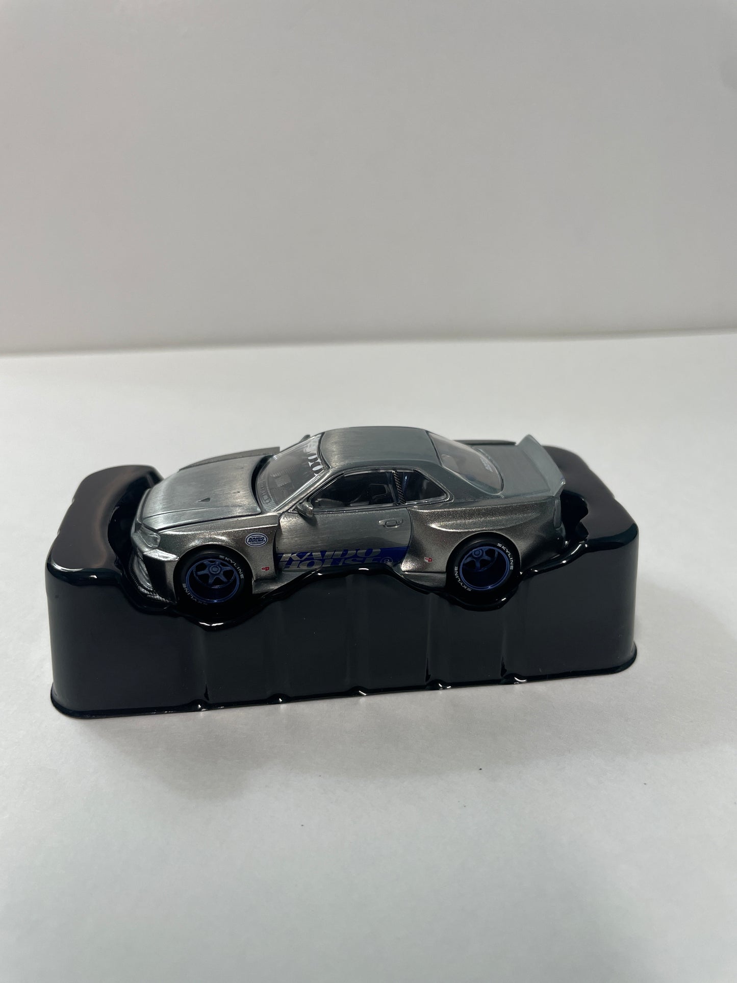 *Chase* Mini GT x Kaido House 1/64 Nissan Skyline GT-R (R34) Kaido Works Shinjuku V1