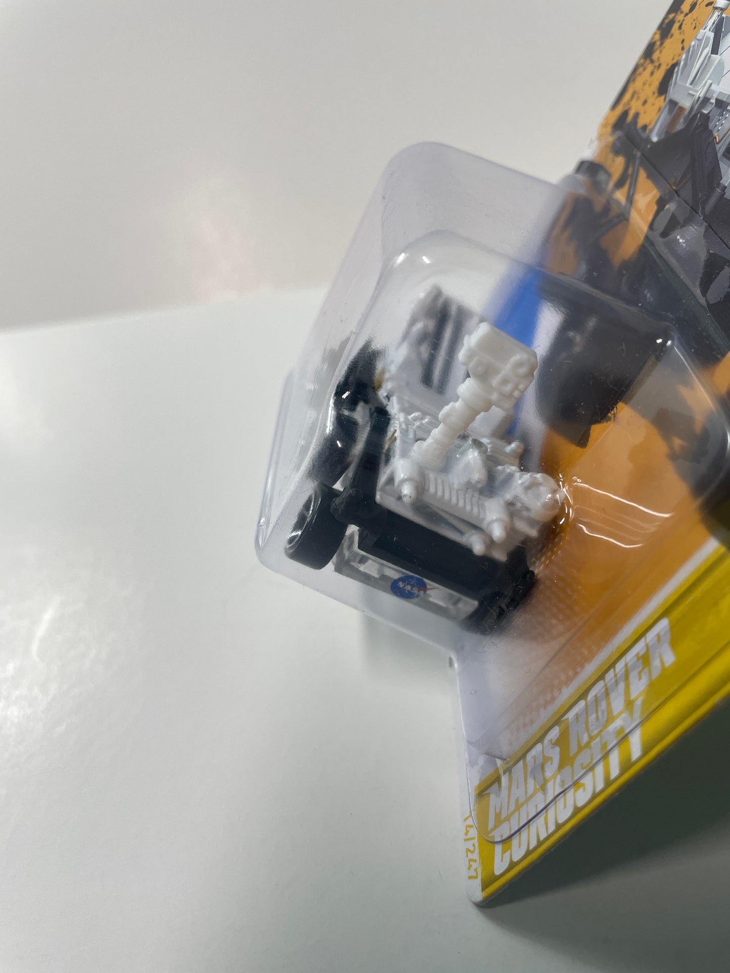 Hot Wheels 1/64 Mars Rover Curiosity White - Damaged Card