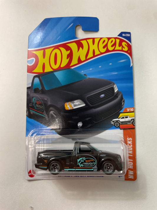 Hot Wheels 1/64 ‘99 Ford F-150 SVT Lightning Black
