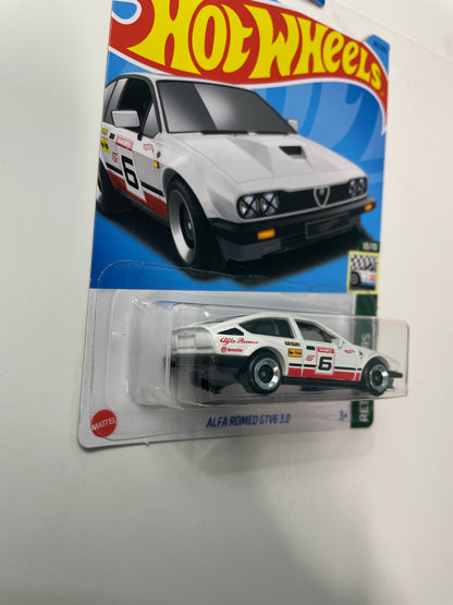 Hot Wheels 1/64 Alfa Romeo GTV6 3.0 White