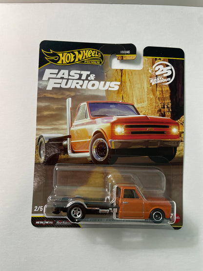 Hot Wheels 1/64 Fast & Furious Mix P 1967 Chevy Custom/ Personnalise C-10 Orange - JHW61