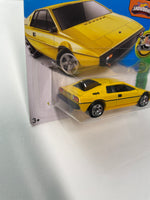 Hot Wheels 1/64 Lotus Esprit S1 Short Card Yellow