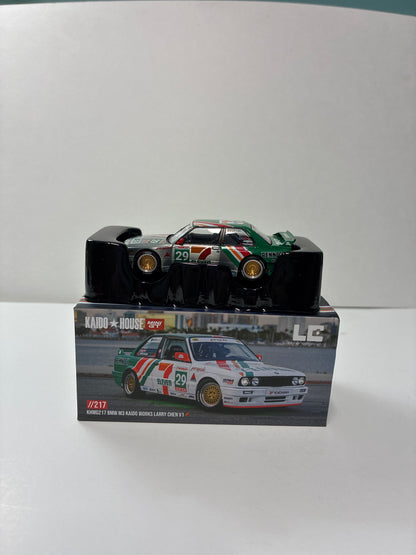 *Chase* Mini GT x Kaido House 1/64 BMW M3 KAIDO WORKS LARRY CHEN V1 White & Green - KHMG217 - Damaged Box