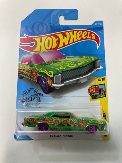 Hot Wheels 1/64 ‘64 Buick Riviera Green - Damaged Box