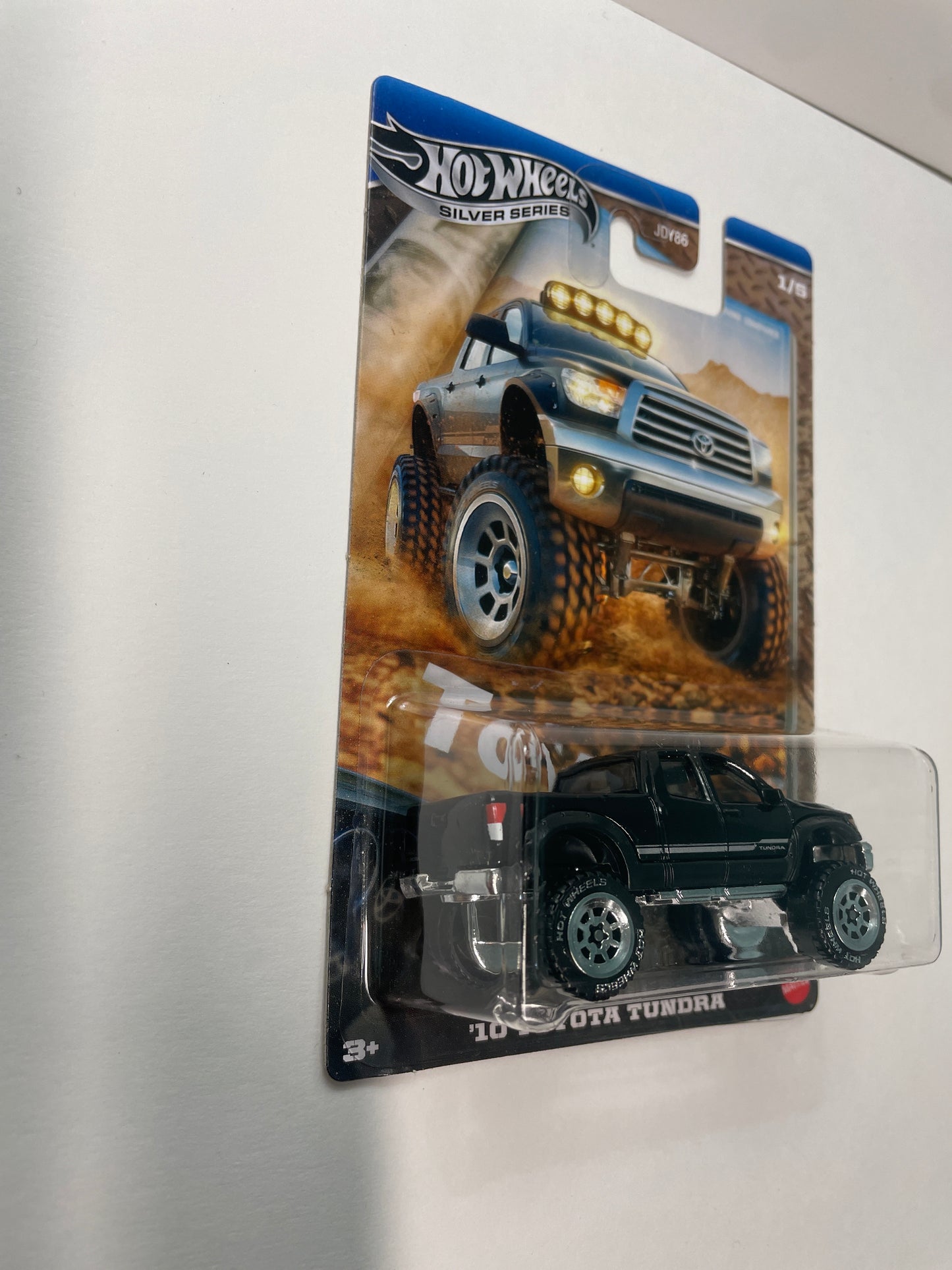 Hot Wheels 1/64 Toyota Silver Series '10 Toyota Tundra Black - JCB71