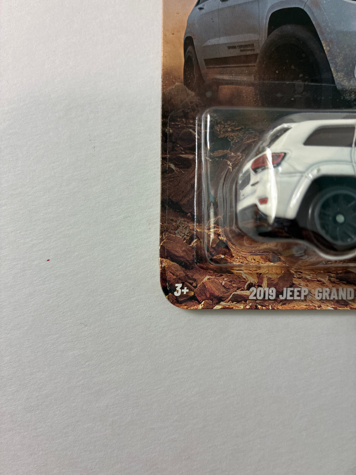 Hot Wheels 1/64 Silver Series Performance Trucks 2019 Jeep Grand Cherokee Trackhawk White - JKX73 - Damaged Box