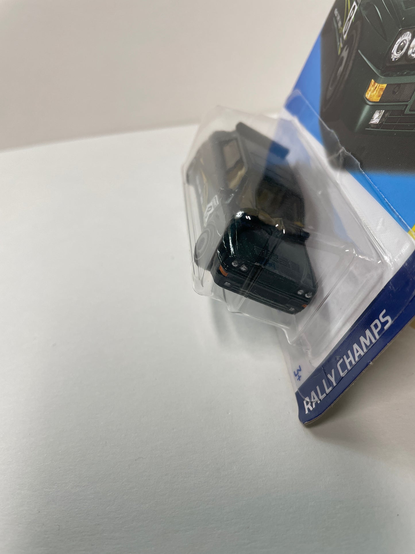 Hot Wheels 1/64 Lancia Delta Integrale Green - Damaged Box