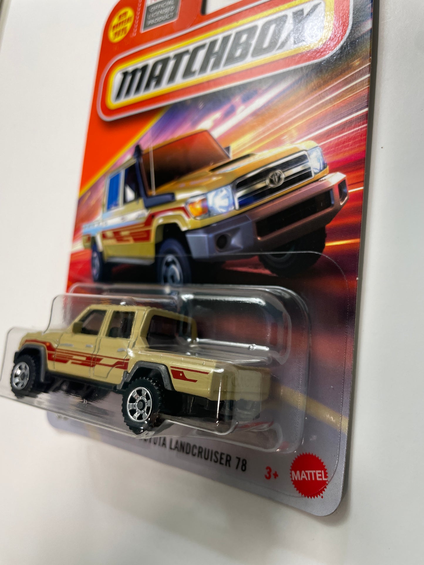 Matchbox 1/64 ‘17 Toyota Landcruiser 78 Beige