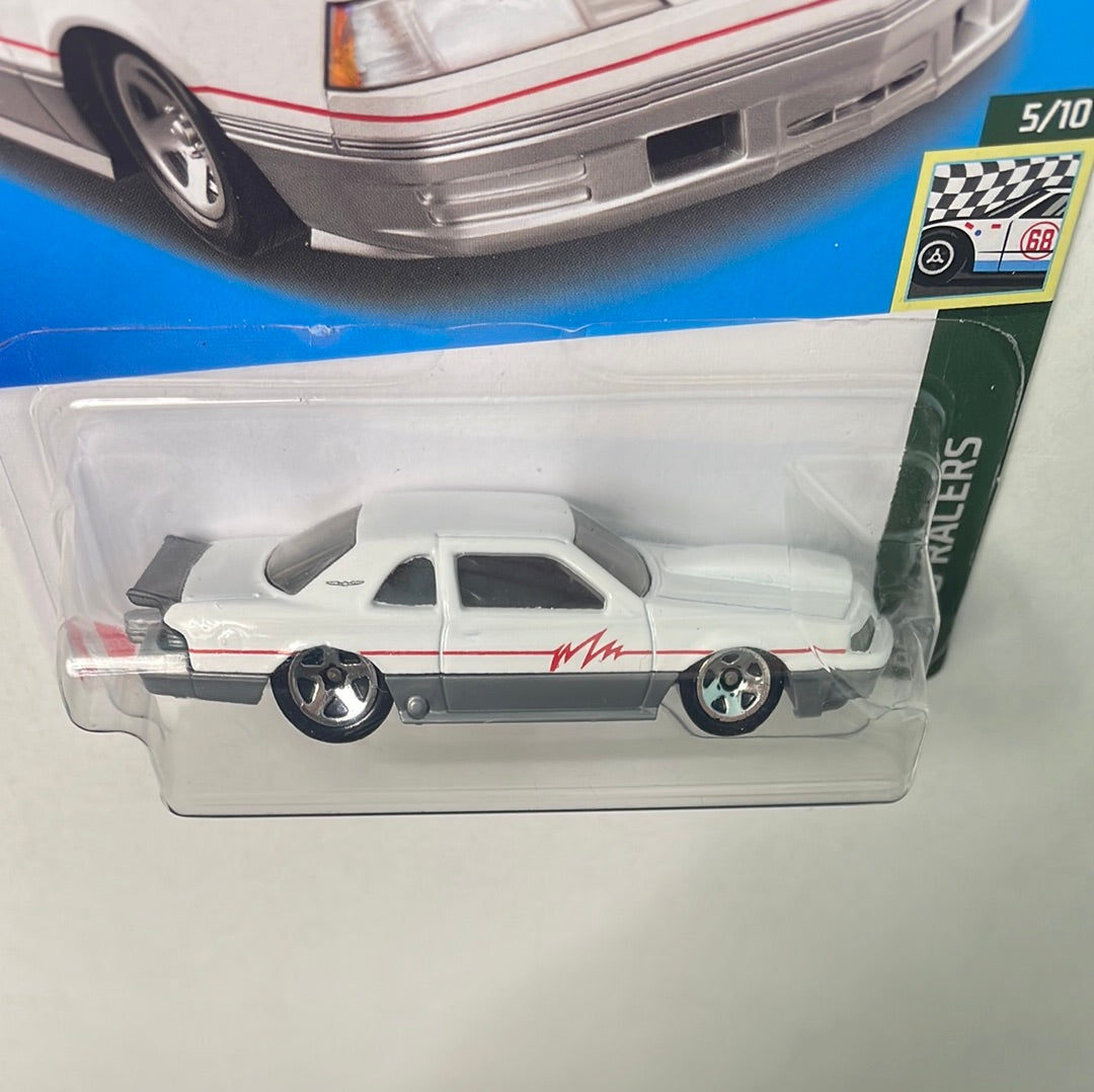 Hot Wheels 1/64 Matt and Debbie Hay’s 1988 Pro Street Thunderbird White - Damaged Box
