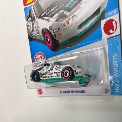 Hot Wheels 1/64 Mad Mike ‘91 Mazda MX-5 Miata White - Damaged Box