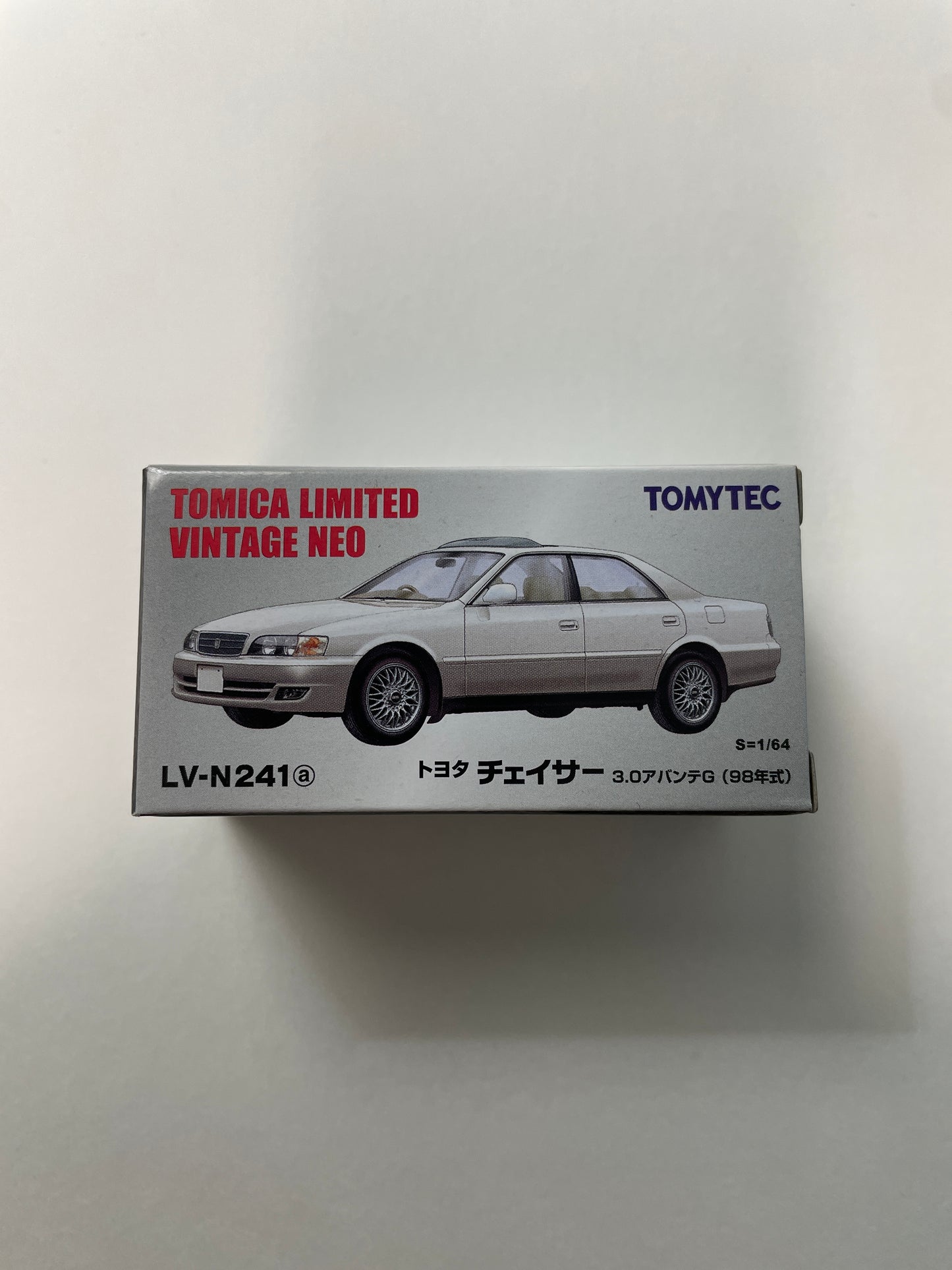 Tomica Limited Vintage Neo 1/64 LV-N241a Toyota Chaser 3.0 Avante G (white / silver)
