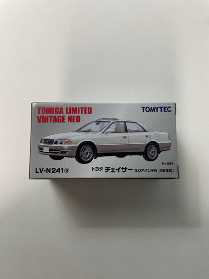 Tomica Limited Vintage Neo 1/64 LV-N241a Toyota Chaser 3.0 Avante G (white / silver)
