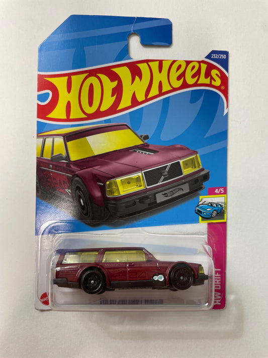 Hot Wheels 1/64 Volvo 240 Drift Wagon Red - Damaged Box