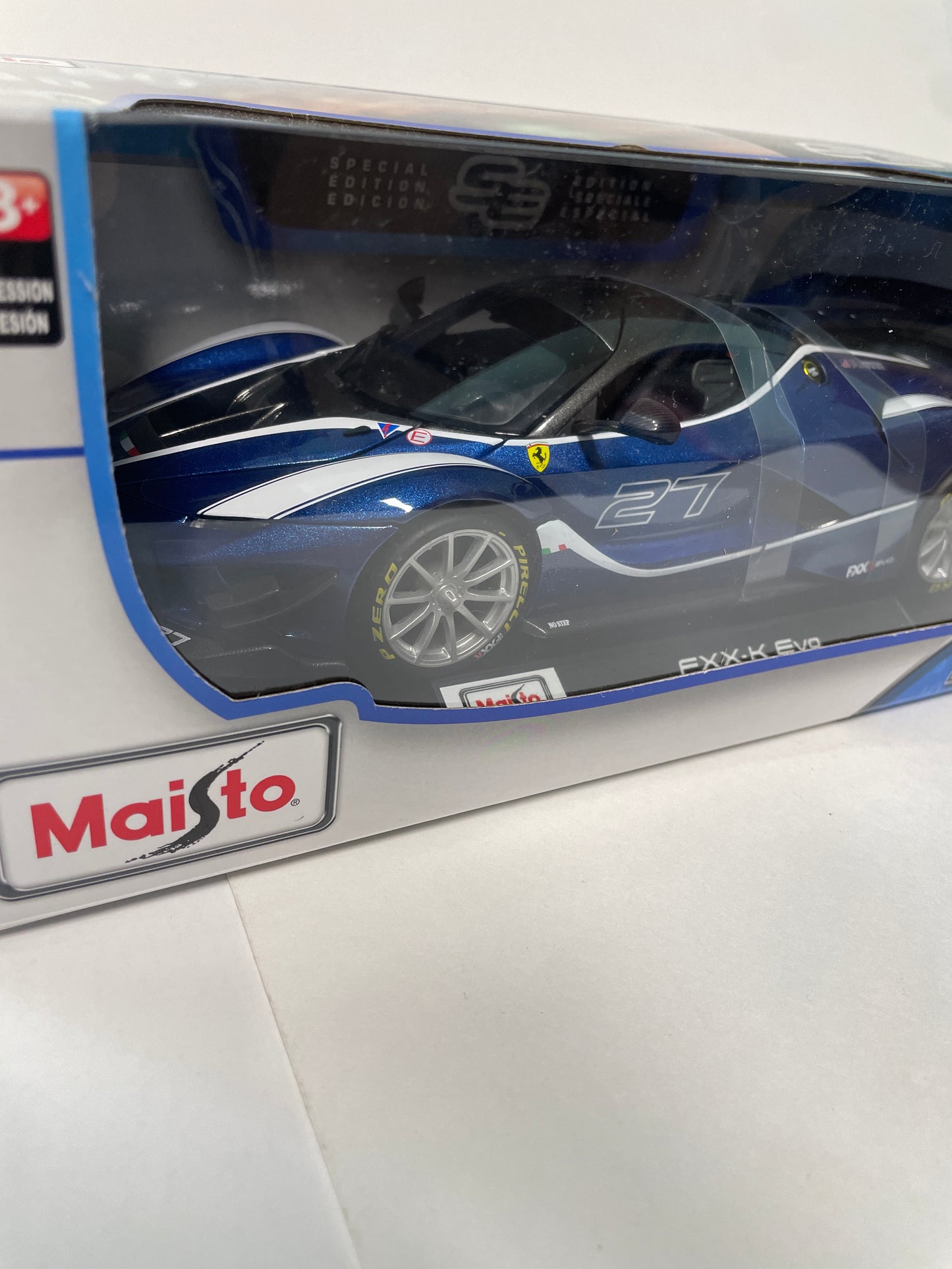 Maisto 1/18 Ferrari FXX-K Evo Blue & White