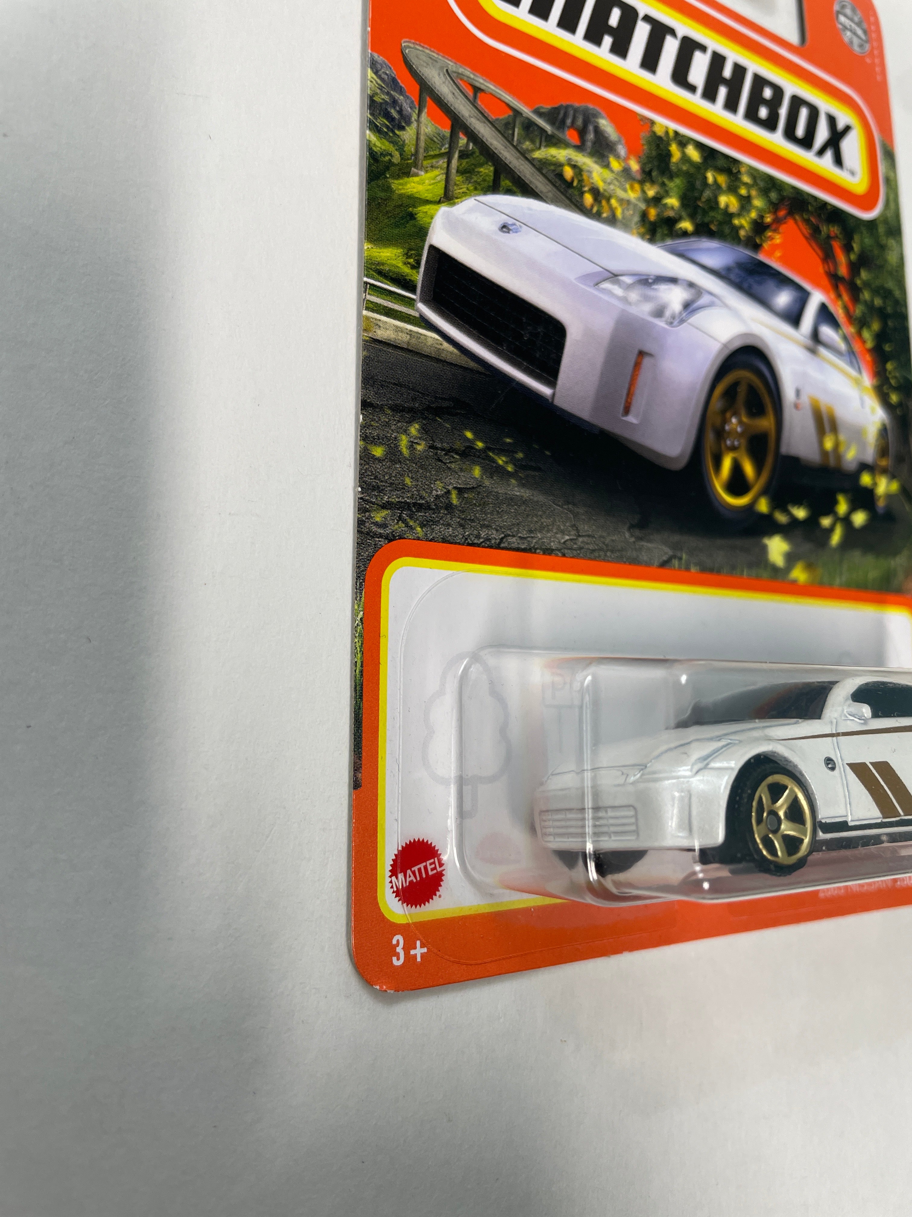 Matchbox 1/64 2003 Nissan 350Z White - Damaged Box – Flipn Diecast