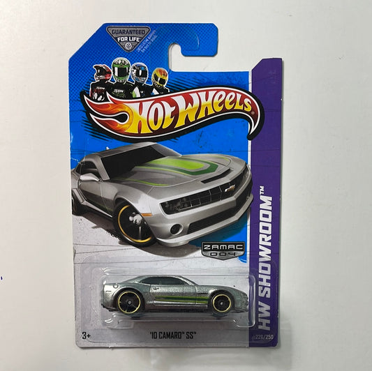 Hot Wheels 1/64 Zamac ‘10 Camaro SS Green - Damaged Box