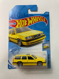 Hot Wheels 1/64 Volvo 850 Estate Yellow - Damaged Card