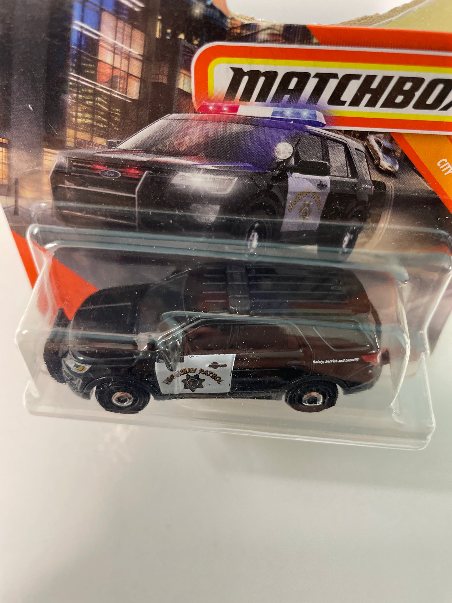 Matchbox 1/64 2016 Ford Interceptor Utility Short Card Black