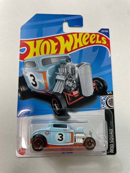 Hot Wheels 164 ‘32 Ford Gulf #3 Blue - Damaged Box