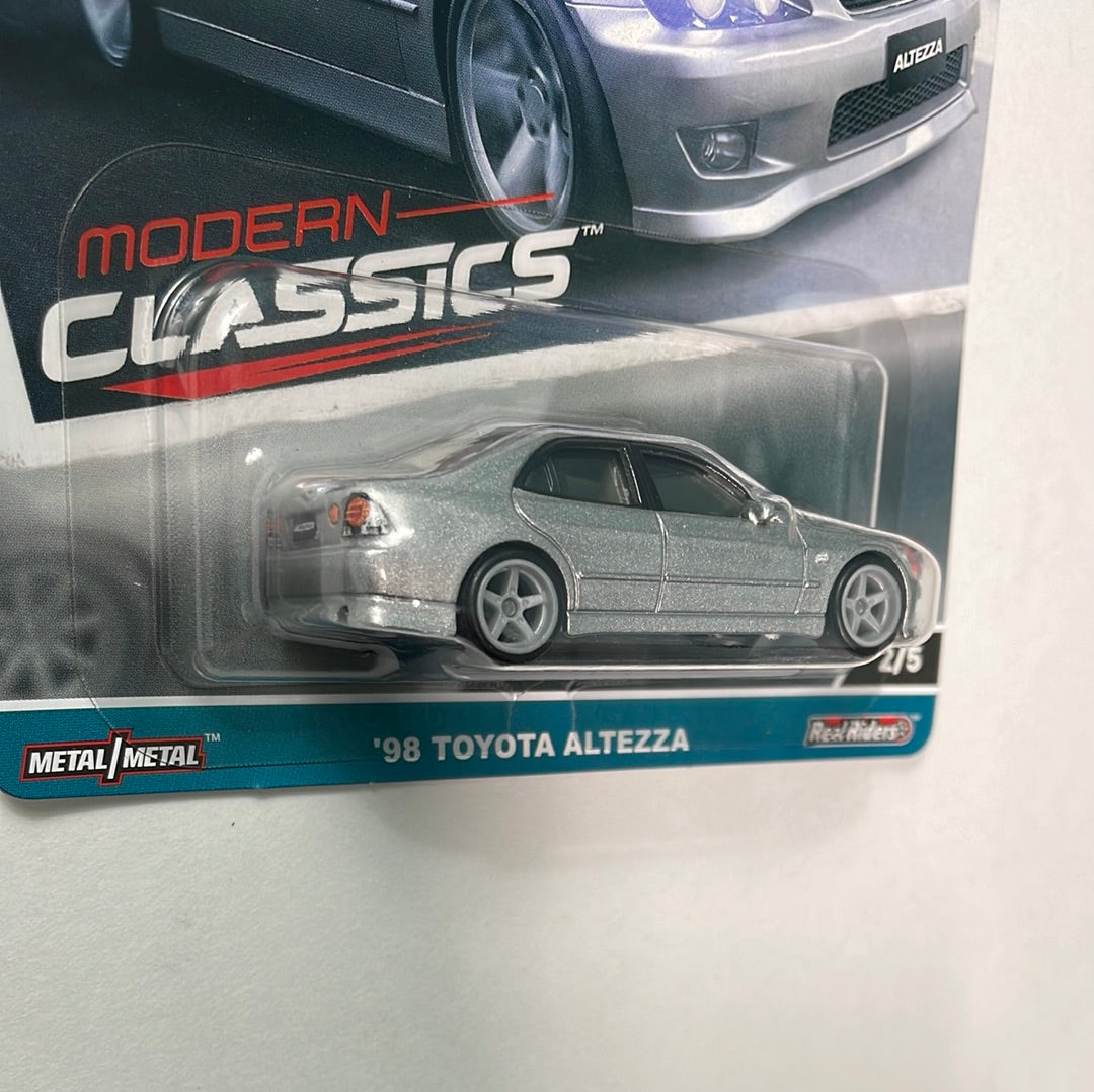 Hot Wheels 1/64 Car Culture Modern Classics 4 ‘98 Toyota Altezza Silver - Damaged Card