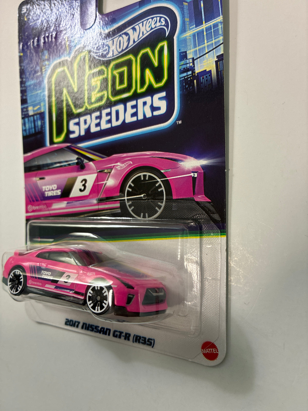 Hot Wheels 1/64 Neon Speeders 2017 Nissan GT-R R35 Pink - JKY01