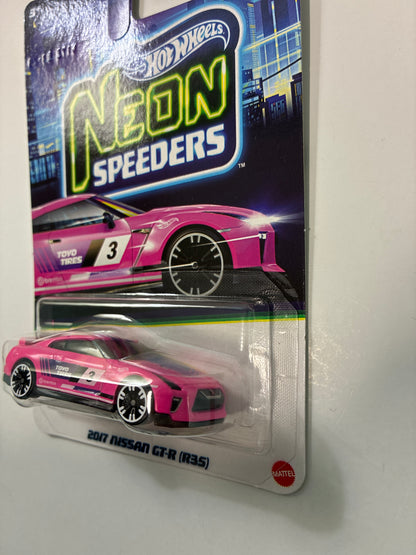 Hot Wheels 1/64 Neon Speeders 2017 Nissan GT-R R35 Pink - JKY01