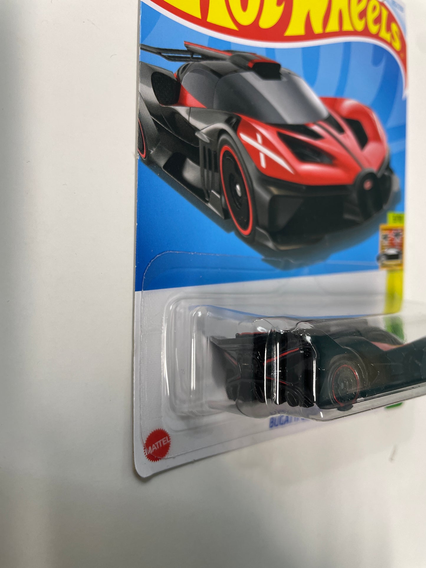 Hot Wheels 1/64 Bugatti Bolide Black & Red - Damaged Box