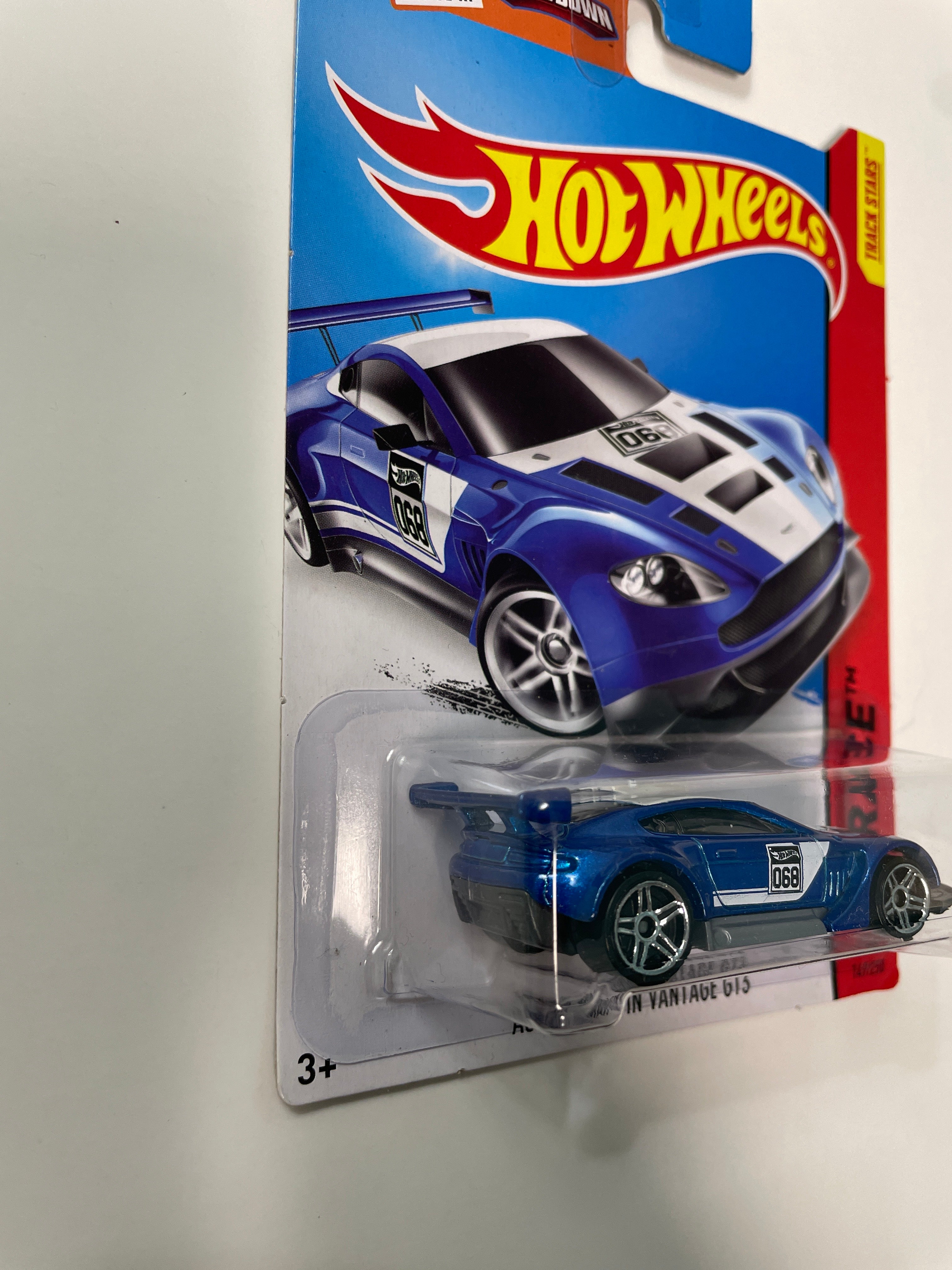 絶版品 Hot Wheels ASTON MARTIN VANTAGE GT3 Amazon.com: Hot Wheels Aston Martin Vantage GT3 : Toys & Games
