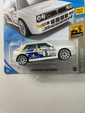 Hot Wheels 1/64 Lancia Delta Integra White