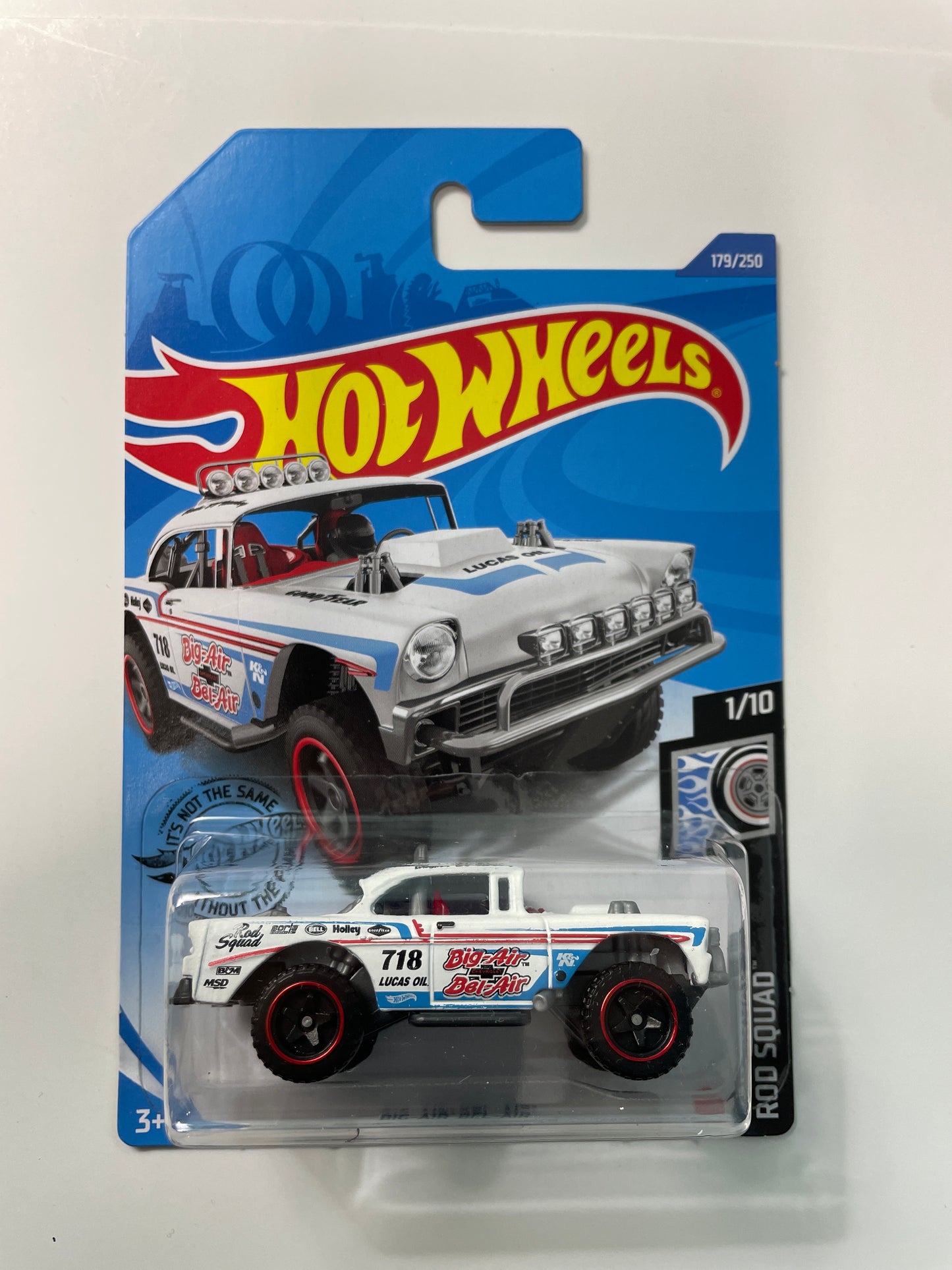 Hot Wheels 1/64 Big-Air Bel-Air White - Damaged Box