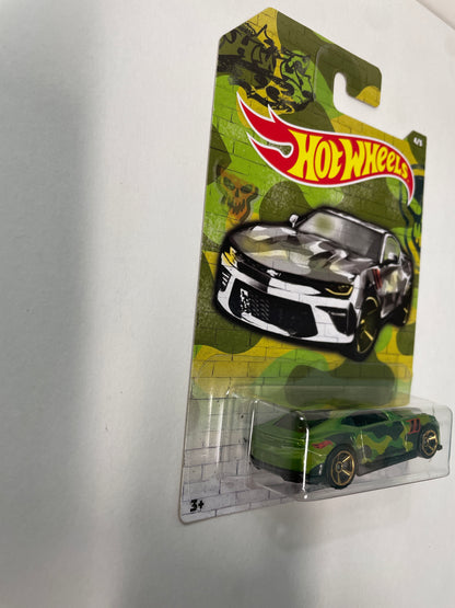 Hot Wheels 1/64 Camo ‘18 Camaro SS Green