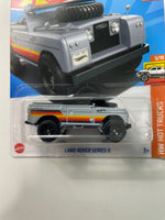 Hot Wheels 1/64 Land Rover Series II Grey