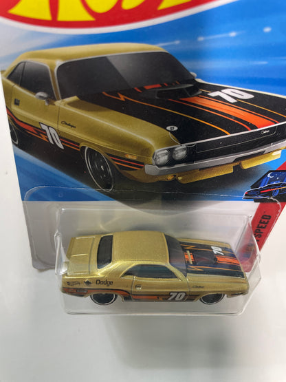 Hot Wheels 1/64 ‘70 Dodge Hemi Challenger Gold - Damaged Box