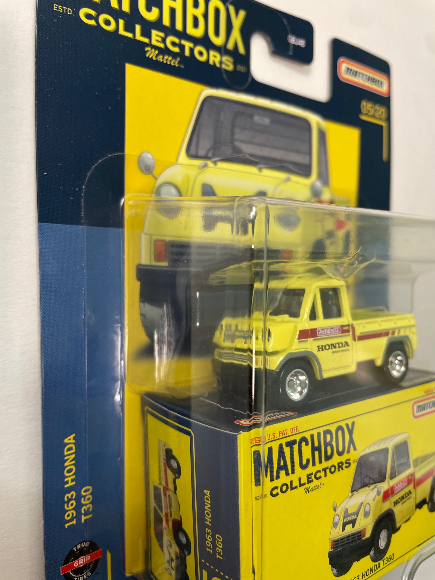 Matchbox Collectors 1/64 1963 Honda T360 Yellow - HFL79 - Damaged Box