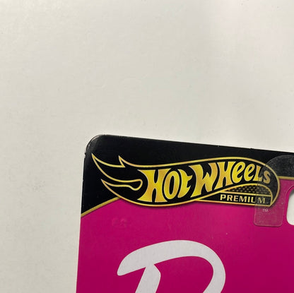 Hot Wheels 1/64 Pop Culture Barbie Kool Kombi White & Blue - Damaged card