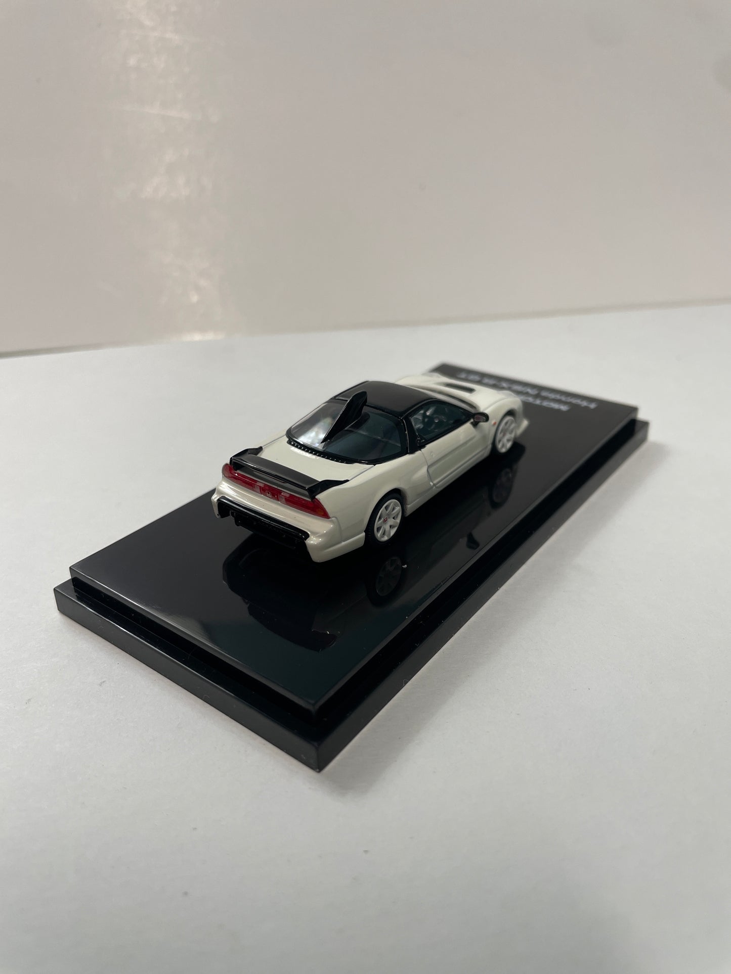 Motorhelix 1/64 Honda NSX-R GT Championship White - M65521 - Damaged Car (Read description)