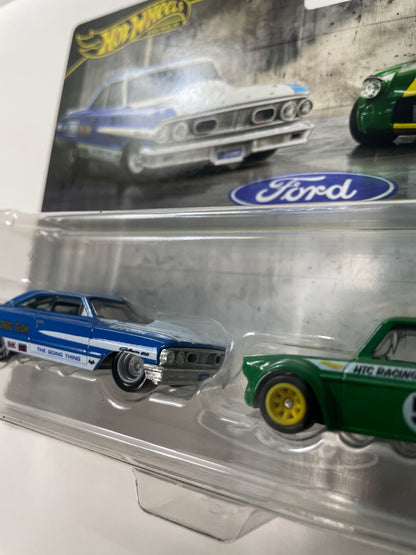 Hot Wheels 1/64 Premium Car Culture 2 Pack Ford Custom/ Personnalisé ‘64 Galaxie 500 Blue & ‘67 Ford Anglia Racer Voiture de Course Green - JHW50