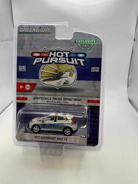 Greenlight 1/64 Hobby Exclusive Hot Pursuit 2017 Chevrolet Bolt EV Police White